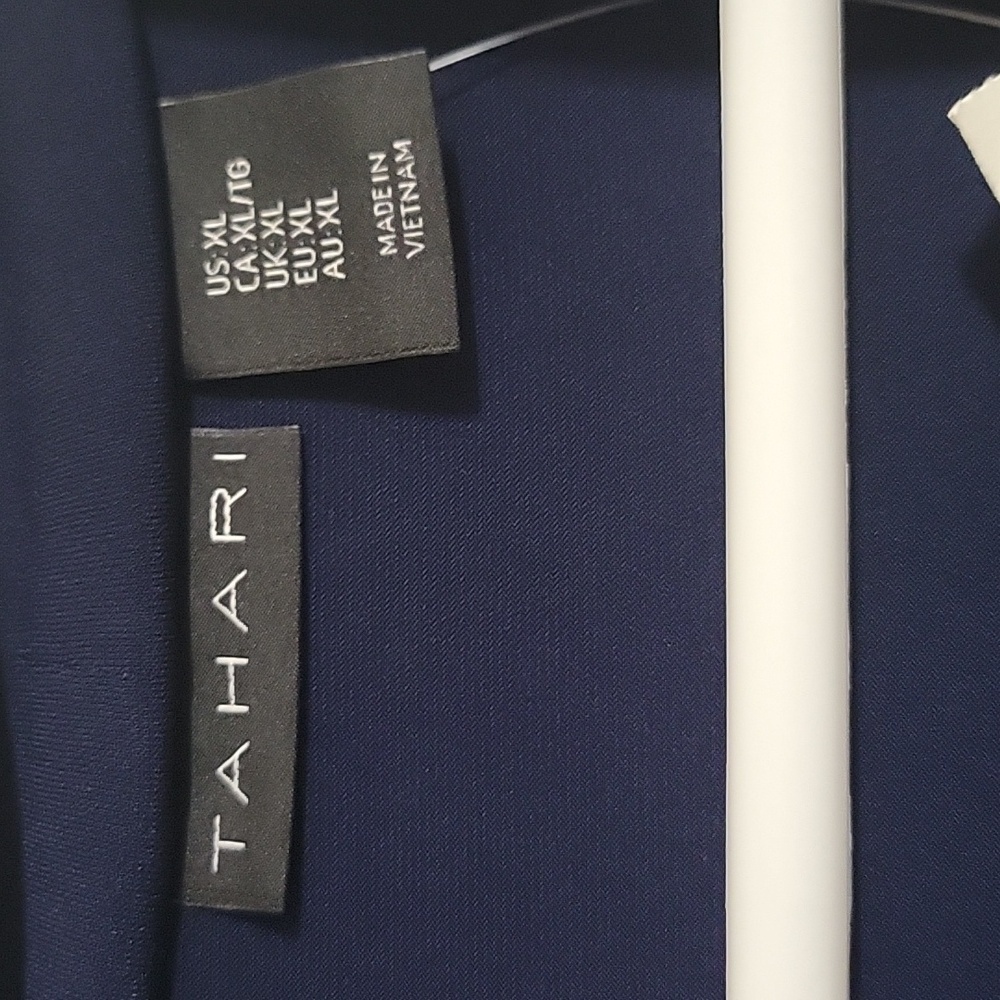 Tahari Navy Blue Sleeveless Drop Top NWT Size XL - Picture 3 of 6